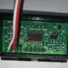 Voltimetro digital para painel com display vermelho de 7 segmentos - Image 3